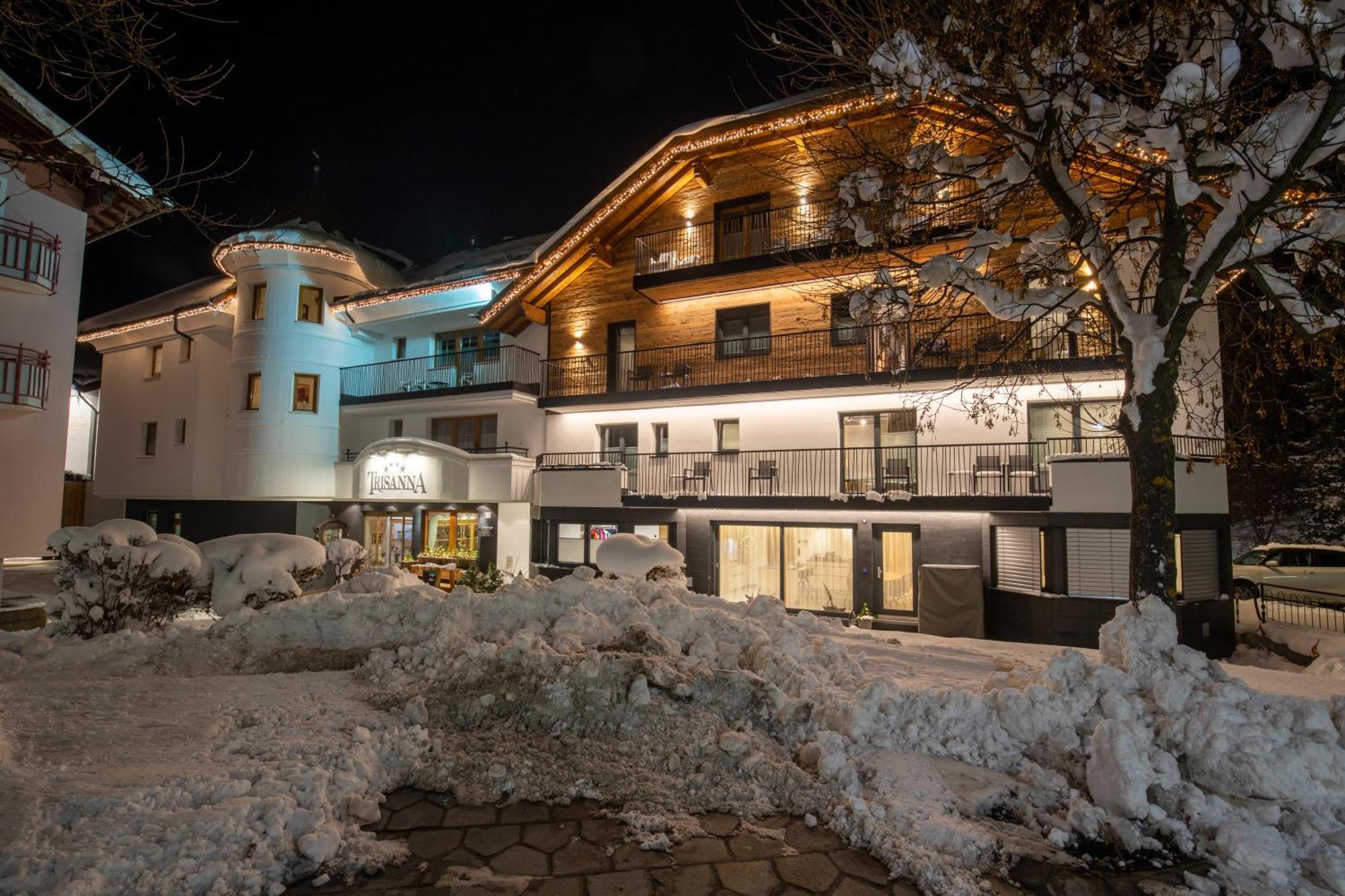 Alpenresidenz Trisanna Bed & Breakfast 4*