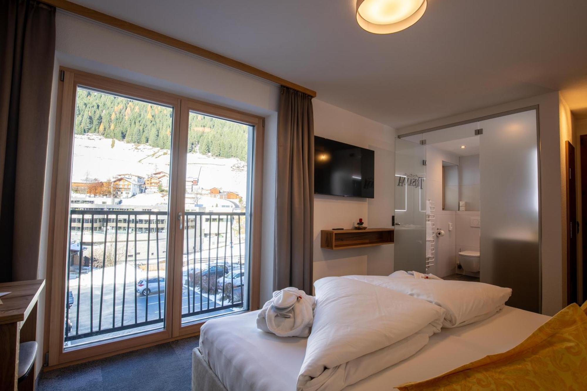 Bed & Breakfast Alpenresidenz Trisanna